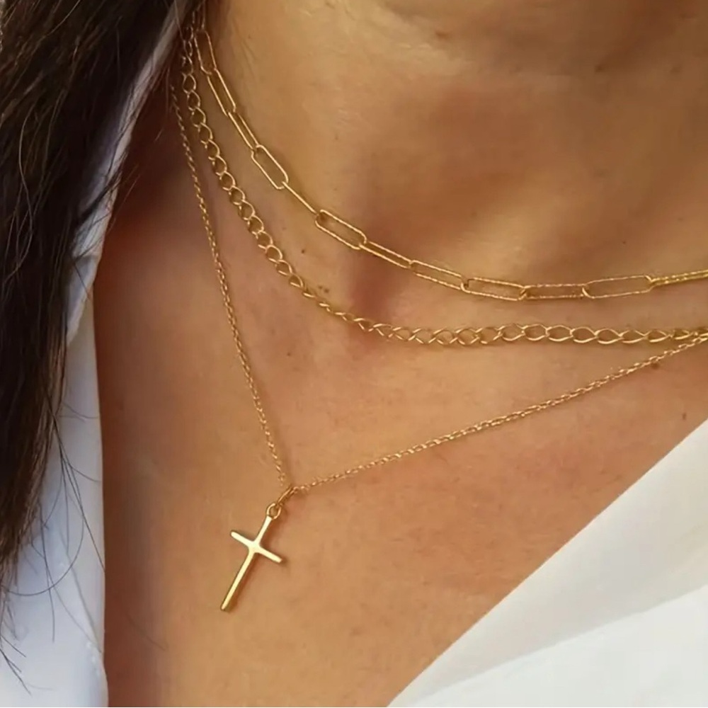 🌟NEW🌟 Layered Chain & Cross Pendant Necklace Set - Gold color